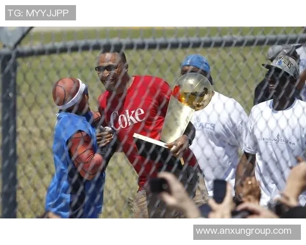 小牛队与热火队揭幕战精彩对决引发球迷热情期待